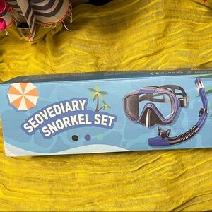 NWT Blue Snorkel Set
